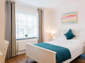 Charming chic Appartment with 24hr Parking