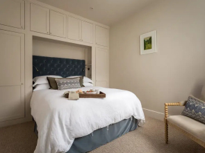 Charming Mews House in Historic Winchester