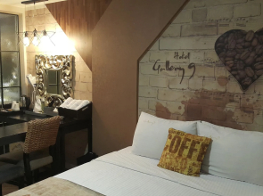 Gallery 9 Motel
