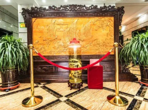 Dunhuang Yingyuan Hotel (Shazhou Night Market)