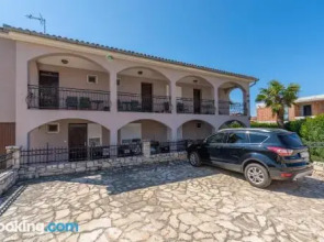 Apartments Emi Novigrad