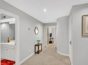 Relaxing Luxurious Waterfront 2 Bedroom Townhouse by RedAwning
