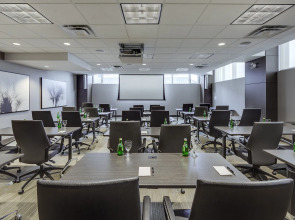 One King West Hotel & Residence