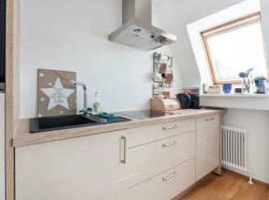 Quiet Penthouse apartment close to Stadthalle
