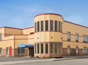 Days Inn by Wyndham Hamilton