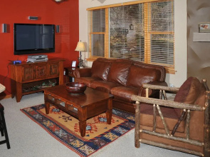 Canyon Run I-101 3 Bedroom Condo by RedAwning