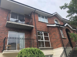 Ardenlee - Stylish 3 bed apt close to city, parking and WIFI