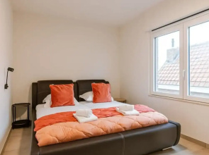 Spacious Getaway Close to the Beach and Airport