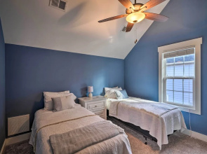 Cozy Southern Pines Retreat 1 Mi to Downtown!