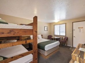 Birch Glen Hotel