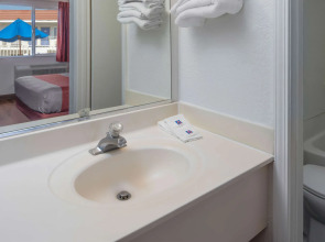 Motel 6 Los Angeles - Van Nuys North Hills