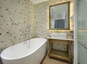 Adaline Hotel & Apartment