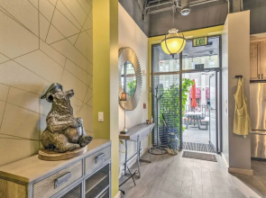 Modern Downtown Apt - Walk to Parks + Cafes!