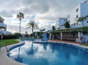 La Casa Bonita - Modern 2BR Apt with Private Terrace. Pool Views