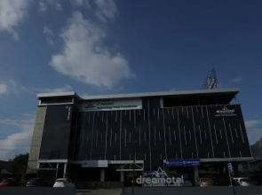 Dreamotel Luxury Suites and Rooms