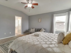 17 Mi to Dtwn Austin! Family Escape w/ Pool Access