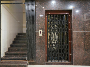 OYO 69076 Hotel Sweekar