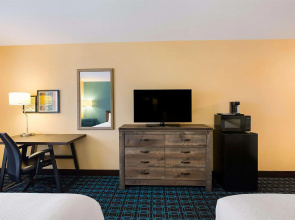 AmericInn by Wyndham Minot
