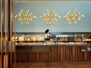 Maestral Resort & Casino