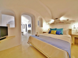 Chroma Suites