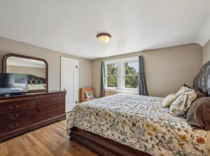 Charming Home Near Unc & Dt Greeley 5 Bedroom Home