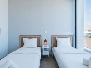 Blu Horizon - Stylish Living with Pool & Balconies in Protaras