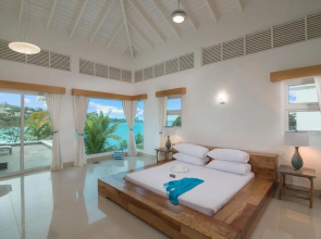 Crown Villas 4 bdrm