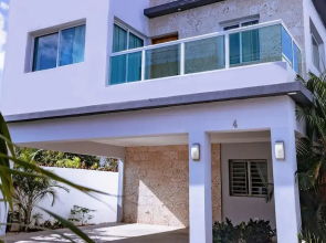 Luxury Rooftop Pool private secure Villa