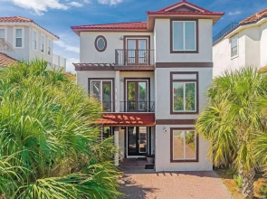 Villa De Palmas 5 Bedroom Home by RedAwning