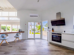 Ocean View! Fully Renovated Villa, Private Pool!