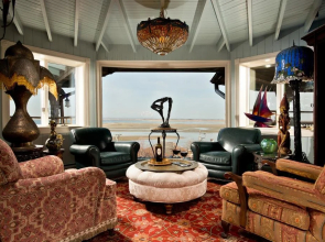 Land's End Inn