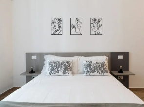 Nicolaus 204 - Brown & Grey Rooms by Wonderful Italy