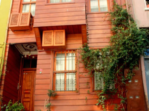 Blue Eye Suites