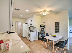 Spacious Riverside Home w/ Game Room & Yard