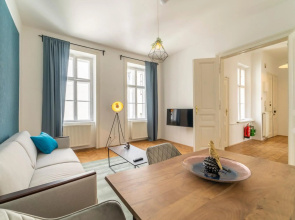 Generous Apartment next to the Mariahilferstraße