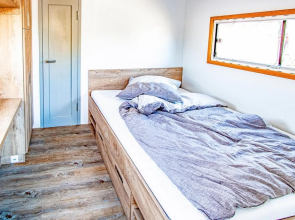 Nice Ship/boat in Hennigsdorf With 1 Bedrooms