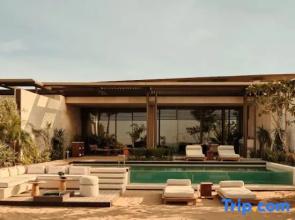 Rosewood Amaala