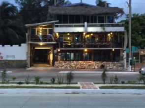 Azul Hotel & Restaurante