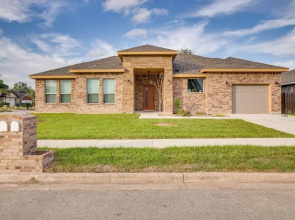 Wfh-friendly Brownsville Home w/ Private Patio
