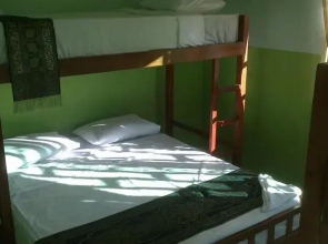 Big John's Chil-axn Hostel & BBQ