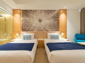 Royal Central Hotel & Resort — the Palm