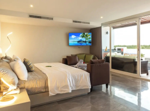 Amazing Top Floor Apartments BBQ Pool Sea View Jungle View