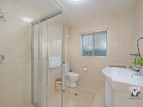 Kozyguru | Ashfield | Cozy 4 Bedroom House