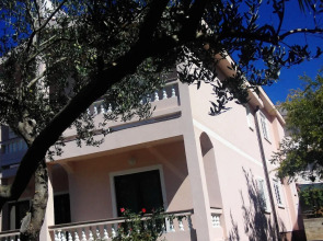 Two-Bedroom Apartment in Banjol
