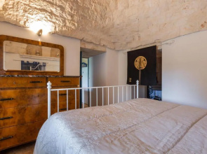 2496 Trullo Chiaro di Luna by Perle di Puglia