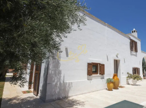 TD Villa Ricchiari Traditional Villa with Designer Pool