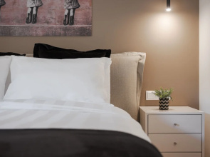 Vouliagmeni Stylish Apartment