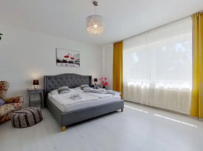 Ron De Mar #1 modern room