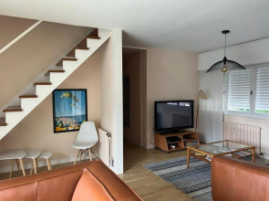 Grand duplex dans le centre historique avec double garage