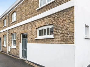 Windsor Mews by Stay Focused SA